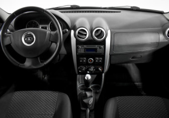 Подержанный автомобиль LADA (ВАЗ) Largus Wagon 2012 года (15 фото)