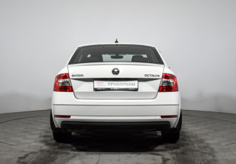 Подержанный автомобиль Skoda Octavia Liftback 2018 года (6 фото)
