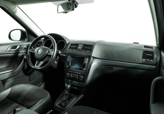 Подержанный автомобиль Skoda Yeti 2015 года (9 фото)