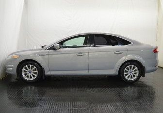 Подержанный автомобиль Ford Mondeo Sedan 2012 года (8 фото)