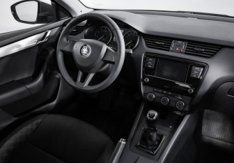 Подержанный автомобиль Skoda Octavia Liftback 2018 года (8 фото)