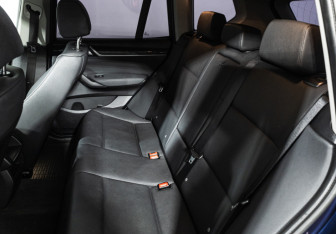 Подержанный автомобиль BMW X3 2015 года (10 фото)