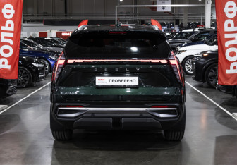Подержанный автомобиль Geely Atlas 2024 года (7 фото)