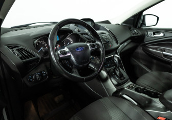 Подержанный автомобиль Ford Kuga 2014 года (11 фото)