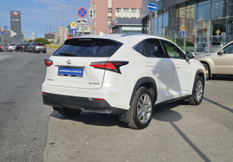 Подержанный автомобиль Lexus NX 2017 года (4 фото)