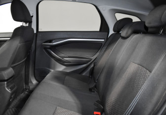 Подержанный автомобиль LADA (ВАЗ) Vesta Wagon 2018 года (11 фото)