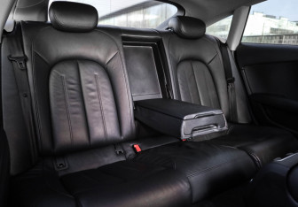 Подержанный автомобиль Audi A7 2012 года (27 фото)