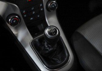 Подержанный автомобиль Chevrolet Cruze Sedan 2013 года (15 фото)