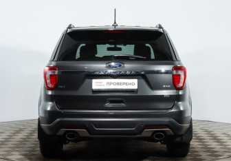 Подержанный автомобиль Ford Explorer 2018 года (6 фото)