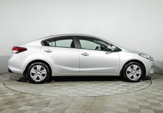 Подержанный автомобиль Kia Cerato Sedan 2019 года (4 фото)