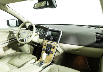 Подержанный автомобиль Volvo XC60 2012 года (9 фото)