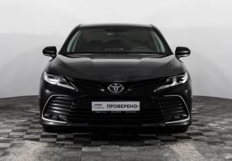 Подержанный автомобиль Toyota Camry Sedan 2021 года (2 фото)