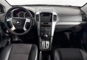Подержанный автомобиль Chevrolet Captiva 2007 года (15 фото)