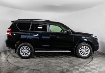 Подержанный автомобиль Toyota Land Cruiser Prado 2016 года (6 фото)