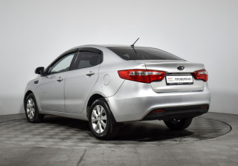 Подержанный автомобиль Kia Rio Sedan 2012 года (7 фото)