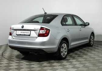 Подержанный автомобиль Skoda Rapid Liftback 2017 года (5 фото)