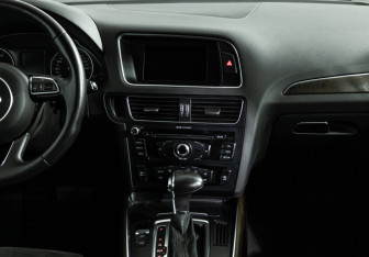 Подержанный автомобиль Audi Q5 2014 года (14 фото)