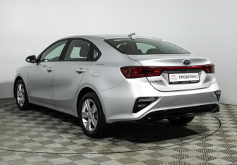 Подержанный автомобиль Kia Cerato Sedan 2019 года (7 фото)