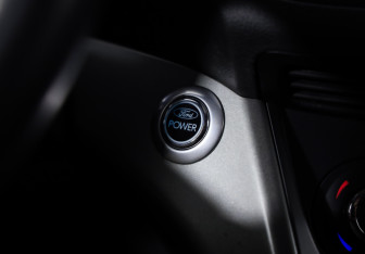 Подержанный автомобиль Ford Kuga 2012 года (16 фото)