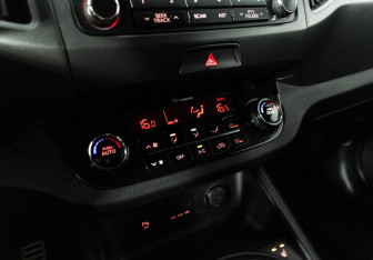 Подержанный автомобиль Kia Sportage 2012 года (15 фото)