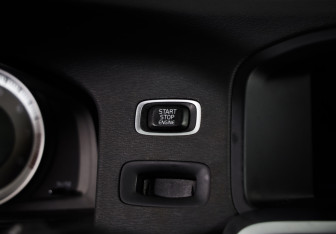 Подержанный автомобиль Volvo S60 2011 года (16 фото)