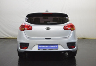 Подержанный автомобиль Kia Ceed Hatchback 2017 года (6 фото)