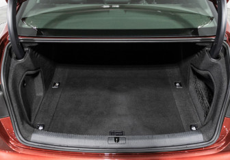 Подержанный автомобиль Audi A4 Sedan 2019 года (23 фото)