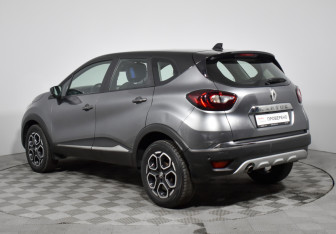Подержанный автомобиль Renault Kaptur 2021 года (7 фото)