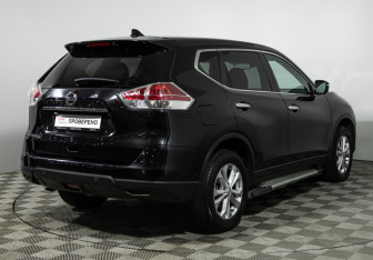 Подержанный автомобиль Nissan X-Trail 2017 года (5 фото)