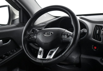 Подержанный автомобиль Kia Sportage 2012 года (16 фото)