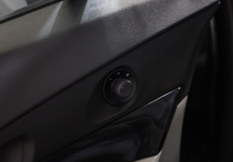 Подержанный автомобиль Chevrolet Orlando 2012 года (14 фото)