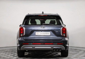 Подержанный автомобиль Hyundai Palisade 2023 года (6 фото)
