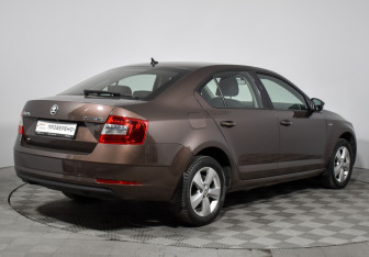 Подержанный автомобиль Skoda Octavia Liftback 2019 года (5 фото)