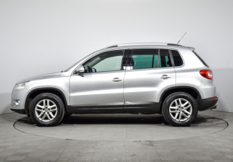 Подержанный автомобиль Volkswagen Tiguan 2011 года (8 фото)