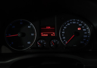 Подержанный автомобиль Volkswagen Caddy Compactvan 2008 года (12 фото)