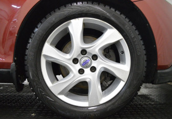 Подержанный автомобиль Volvo V40 Cross Country 2014 года (9 фото)