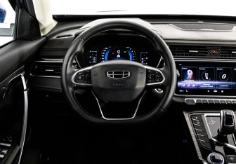 Подержанный автомобиль Geely Atlas Pro 2022 года (15 фото)
