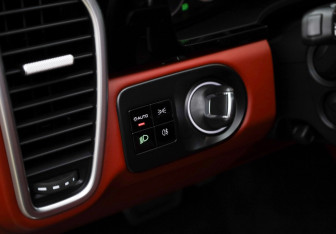 Подержанный автомобиль Porsche Cayenne 2019 года (27 фото)