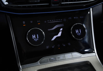 Подержанный автомобиль Exeed VX 2023 года (19 фото)