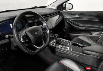 Подержанный автомобиль Omoda S5 2023 года (9 фото)