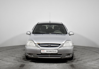 Подержанный автомобиль Kia Rio Wagon 2005 года (2 фото)