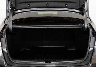 Подержанный автомобиль Toyota Corolla Sedan 2019 года (20 фото)