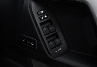Подержанный автомобиль Toyota Land Cruiser Prado 2019 года (10 фото)