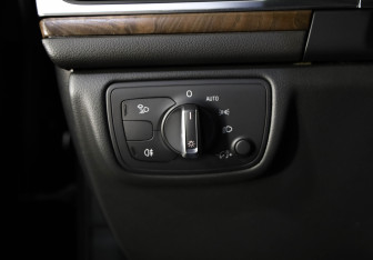 Подержанный автомобиль Audi A6 Sedan 2013 года (17 фото)