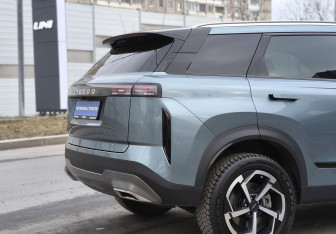 Подержанный автомобиль Jaecoo J7 2023 года (7 фото)