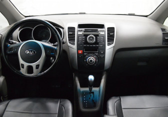 Подержанный автомобиль Kia Venga 2014 года (13 фото)