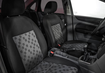 Подержанный автомобиль Ford Focus Sedan 2009 года (17 фото)