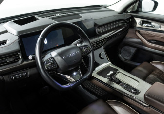 Подержанный автомобиль Exeed VX 2023 года (11 фото)