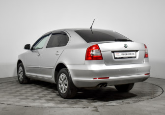 Подержанный автомобиль Skoda Octavia Liftback 2012 года (7 фото)