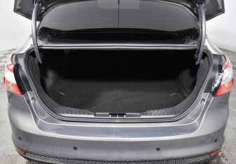 Подержанный автомобиль Ford Focus Sedan 2012 года (18 фото)